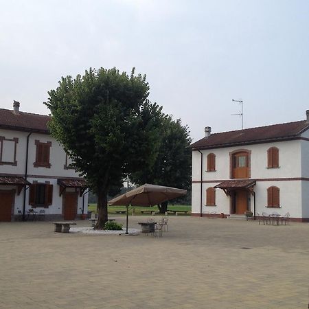 Bed And Breakfast Azienda Agricola Cascina Salazzara Маджента Экстерьер фото