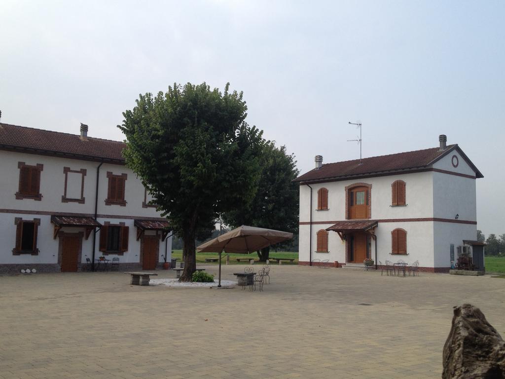 Bed And Breakfast Azienda Agricola Cascina Salazzara Маджента Экстерьер фото